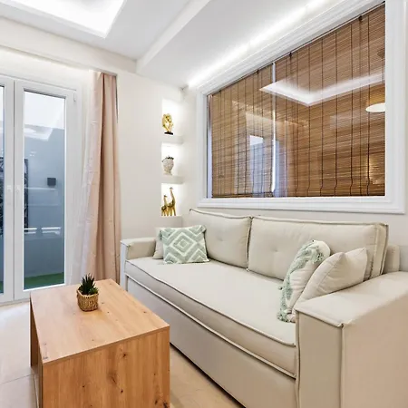 Papanikolis Apts 2 *